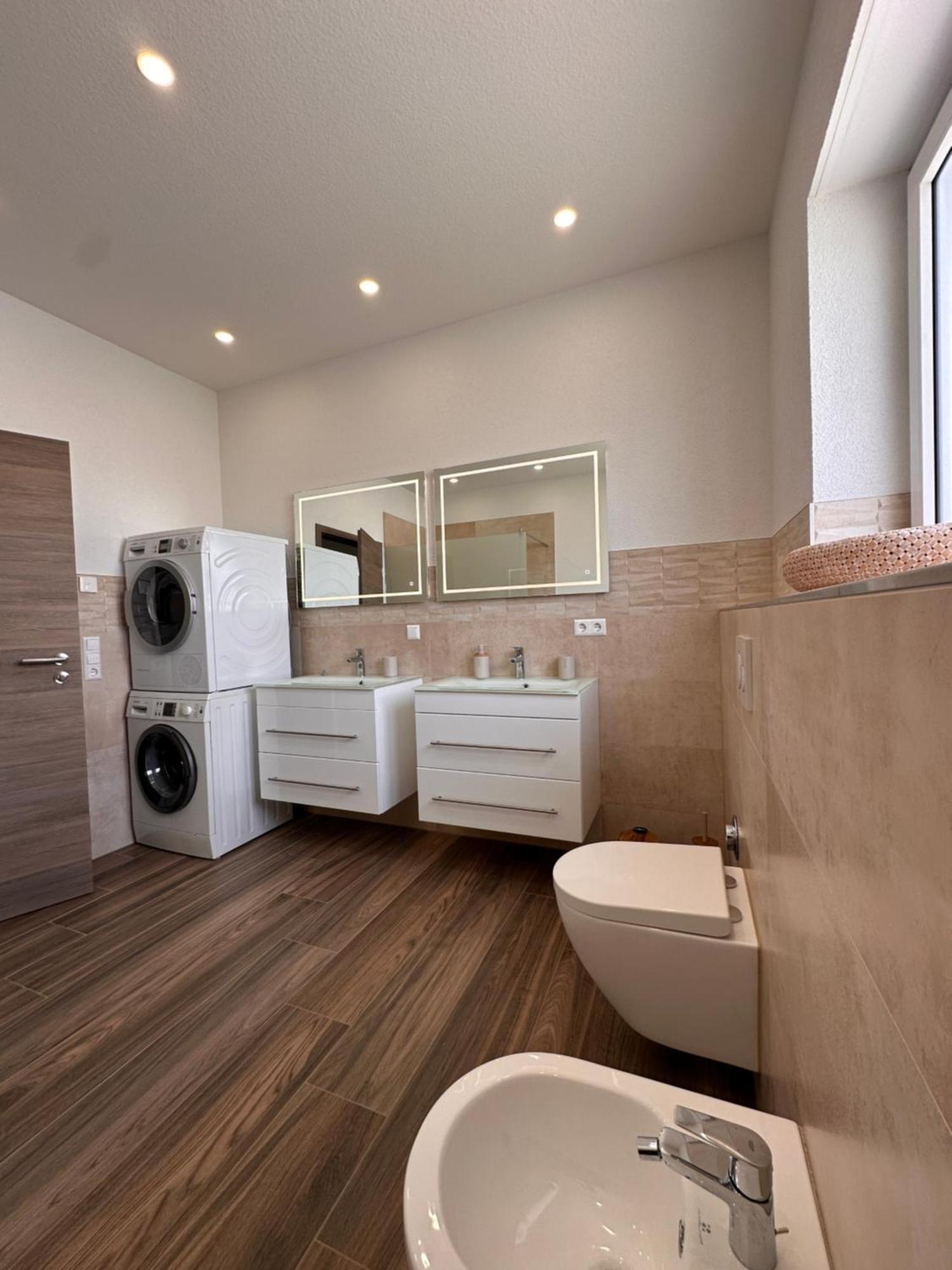 Amao-Obsidian I 120Qm I Elegantes Business- & Familienapartment I 3 Schlafzimmer I Kingsize Betten Шванау Екстер'єр фото