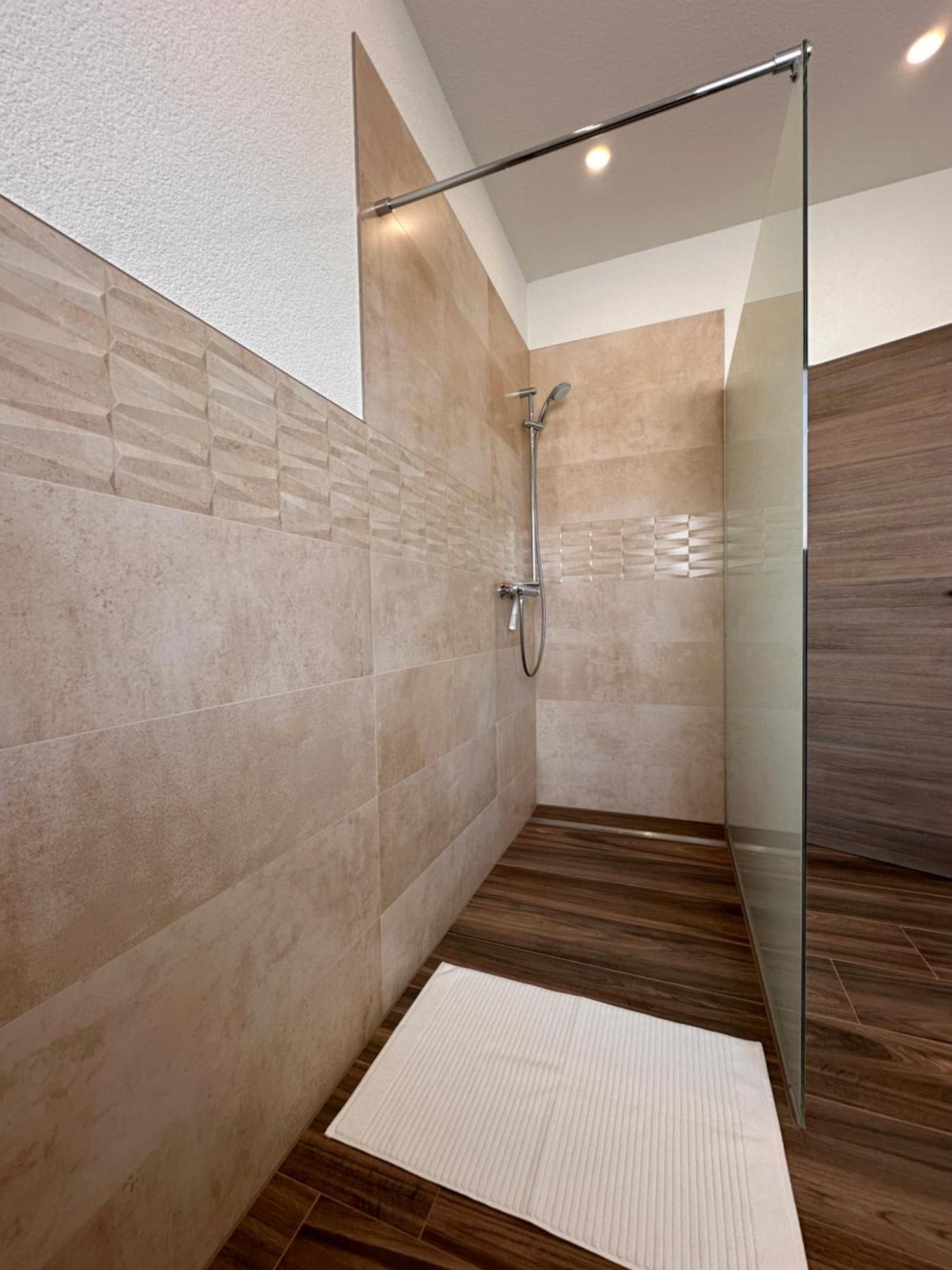 Amao-Obsidian I 120Qm I Elegantes Business- & Familienapartment I 3 Schlafzimmer I Kingsize Betten Шванау Екстер'єр фото